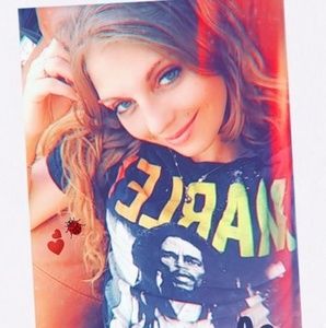 Meet your Posher, Raena